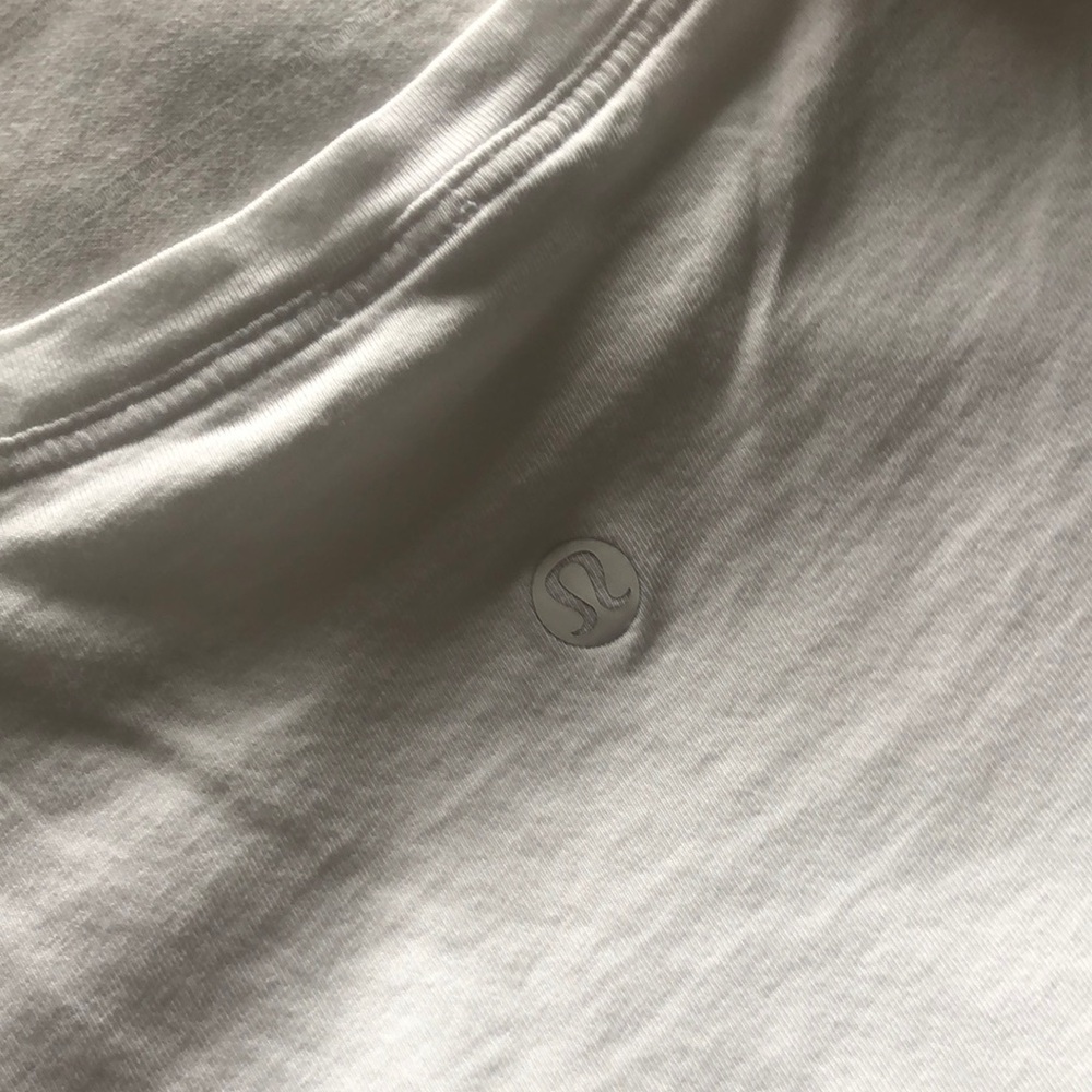 lululemon athletica women’s white crop t-shirt
